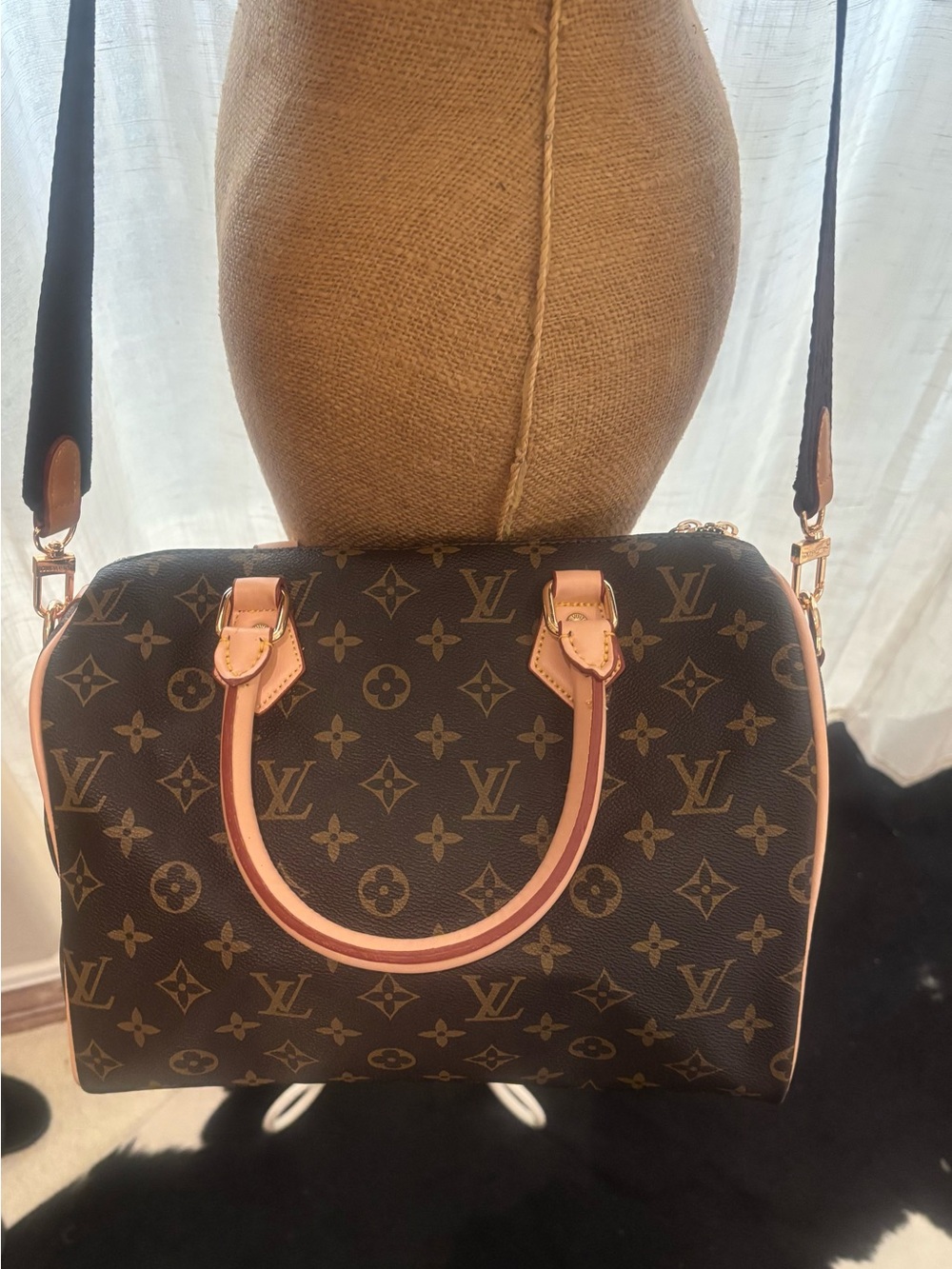 Monogram Canvas Speedy Bandoulière in Brown